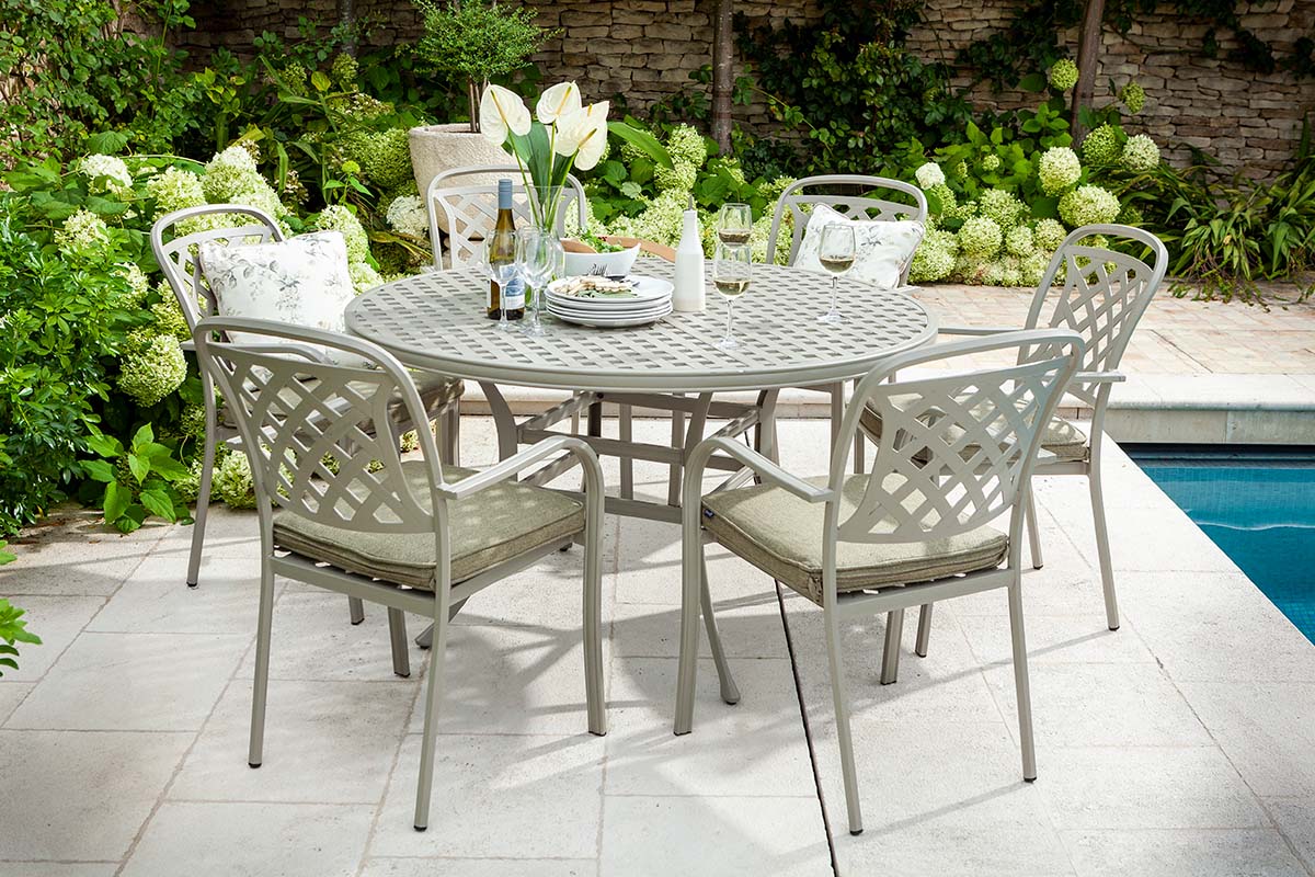 Hartman Berkeley 6 Seat Round Dining Set with Parasol – Maize/Wheatgrass - Image 2