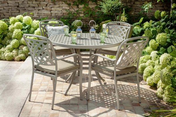 Hartman Berkeley 4 Seat Round Set