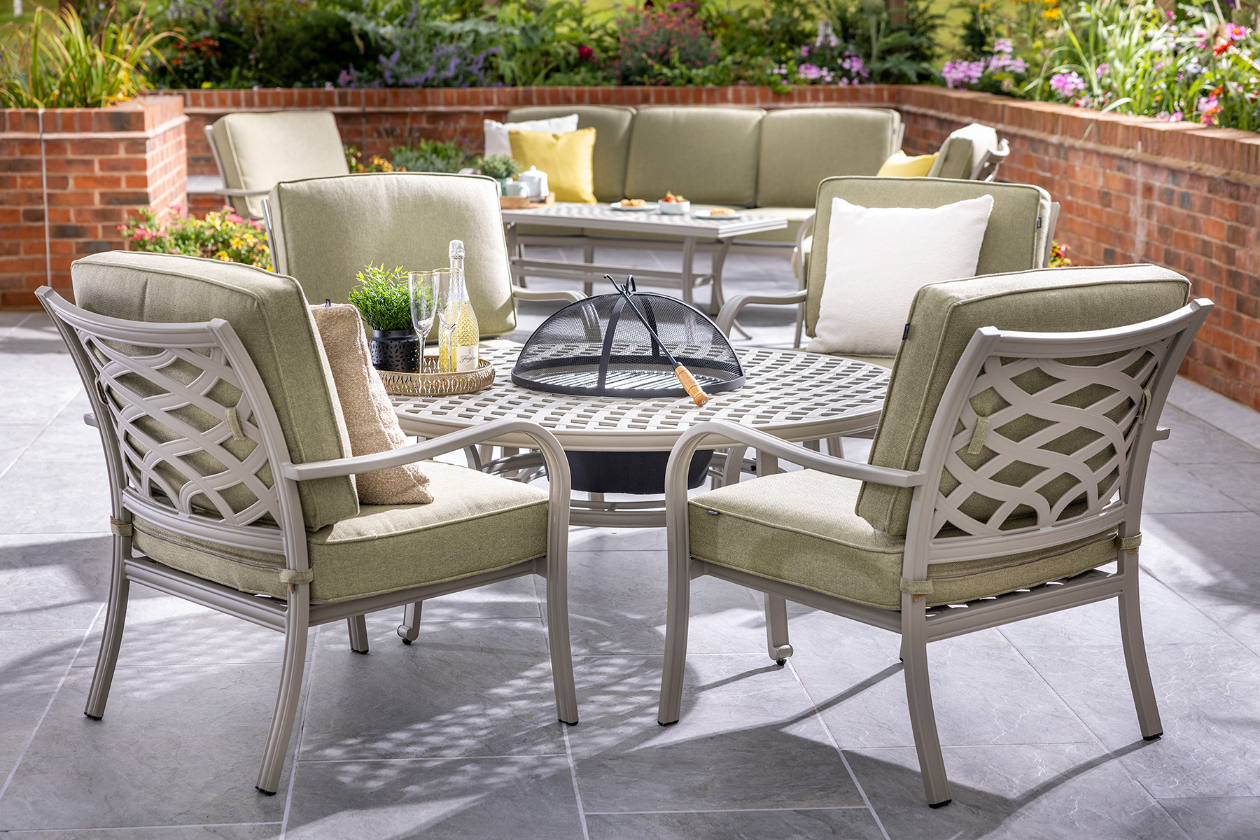 Hartman Buxton 4 Seat Cosy Firepit Lounge Set Maize/Wheatgrass